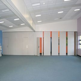 De decoratieve Moderne Beweegbare Muren van de Bureauverdeling hangen Spoor op het Plafond