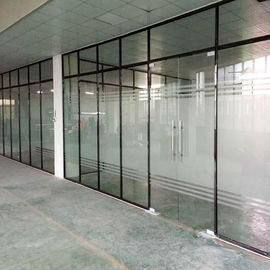 Gemakkelijke Morden de Binnenhuisarchitectuur installeert Glijdende Glas Beweegbare Verdeling voor Balkon