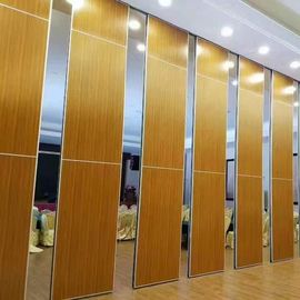 Binnenlands Aluminium die Vouwend 65mm Beweegbare Verdelingsmuren voor Vergaderzaal glijden
