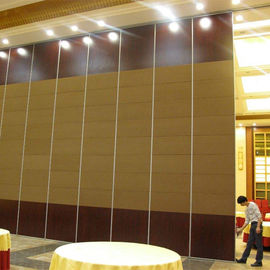 Binnenlands Aluminium die Vouwend 65mm Beweegbare Verdelingsmuren voor Vergaderzaal glijden