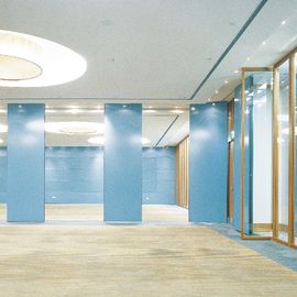 2019 Moderne de Zaal van de Restaurantconferentie Houten Glijdende Vouwende de Verdelingsmuur van 100 mm