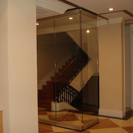 De glijdende Bovenkant van de het Glasverdeling van Verdelingsmuren en het Glas Beweegbare Verdeling van Bodemframeless voor Balkon