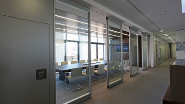 Beweegbare van het het aluminiumglas van verdelingsmuren het bureauverdeling voor vergaderingscentrum
