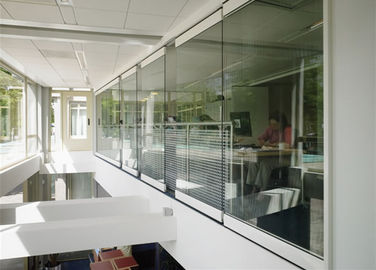 Ebunge Akoestische Zaal de Verdelingsmuur van het Verdelersframeless Aangemaakte Glas voor Bureauruimte