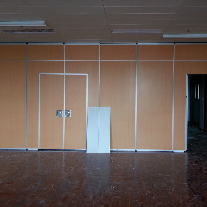Muren die van de het Bureau de Akoestische Beweegbare Verdeling van de banketzaal Vouwend Verdelingenprijs glijden