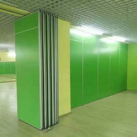 Vloer aan Akoestische de Zaal van de Plafondharmonika Verdelers op Sporen die Systeem hangen