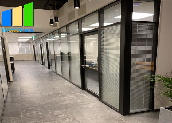Dubbel gehard glas aluminium frame vaste kantoorpartitie voor conferentiecentrum